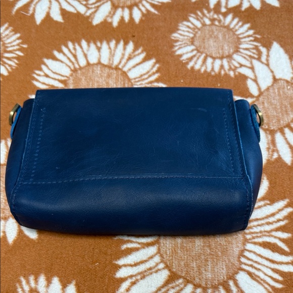Portland Leather Navy Crossbody Bag - Great Condition! - Picture 3 of 5